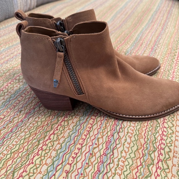 Dolce Vita Tan Suede Ankle Booties with Double Zippers NWT Size 10 - Picture 10 of 11